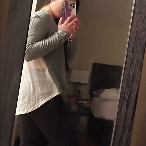 French Connection V-neck Grey lightweight top - Picture 3 of 3